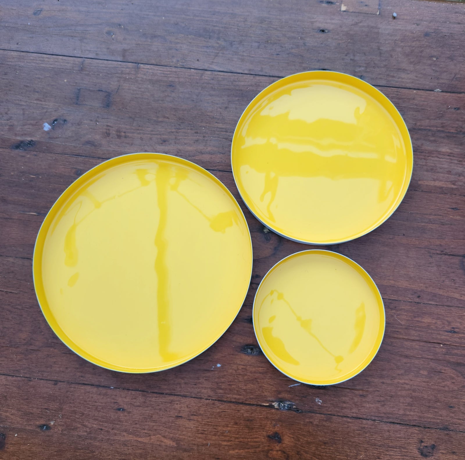 Plate Metal Yellow Set of 3